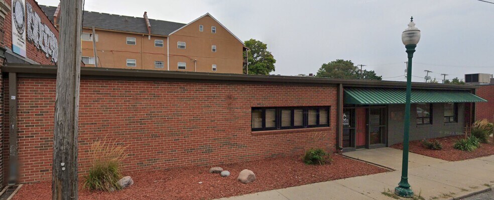 More Photos Of 800 Westport Rd, Kansas City Office Residential For Sale