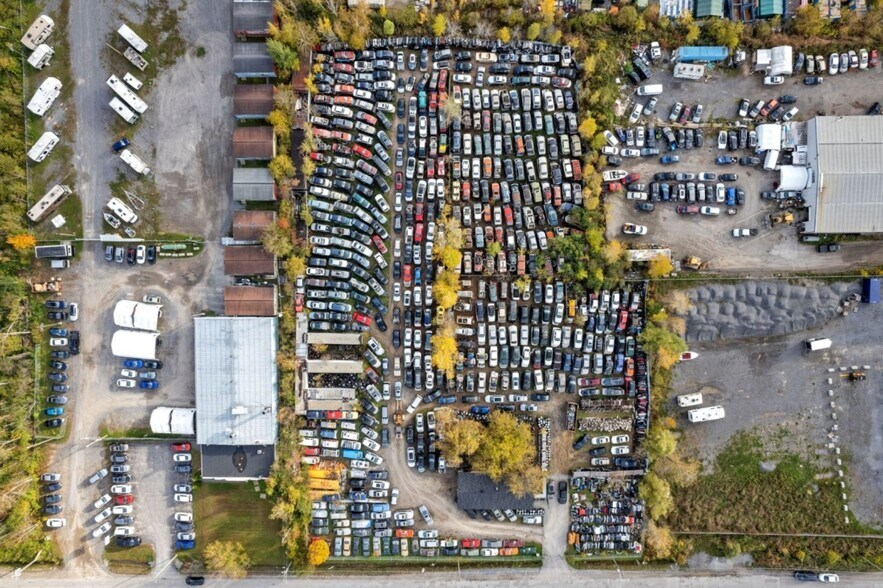 More Photos Of 1015 Rue De Vernon, Gatineau Industrial For Sale