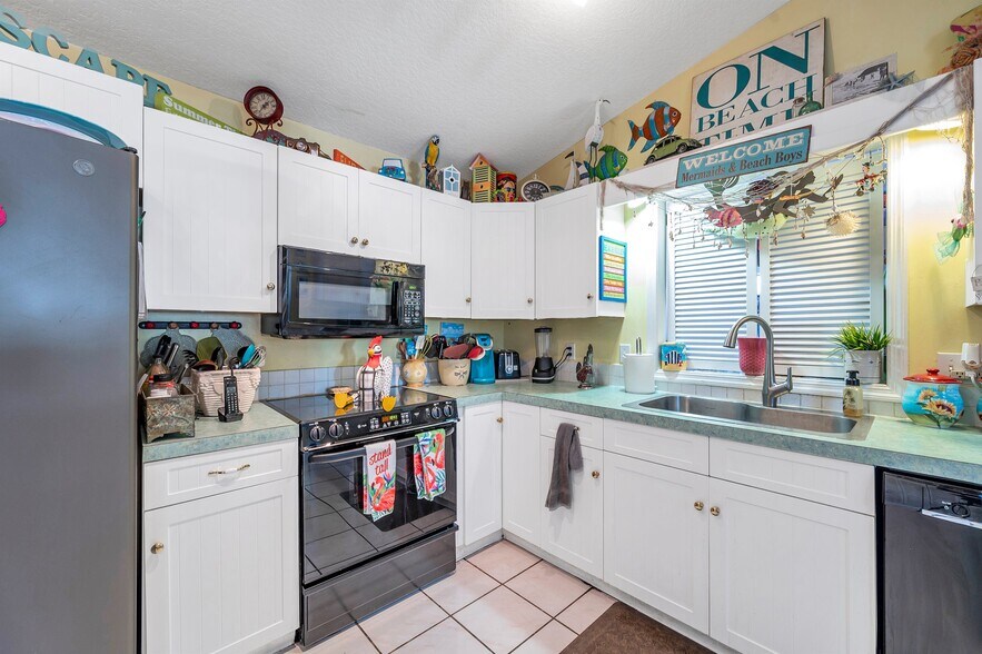 More Photos Of 1803 Gulf Blvd, Indian Rocks Beach Hotel For Sale