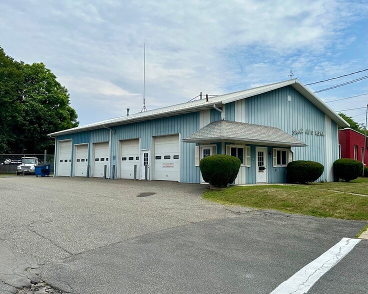 Primary Photo Of 79 State Rd, Great Barrington Auto Repair For Sale
