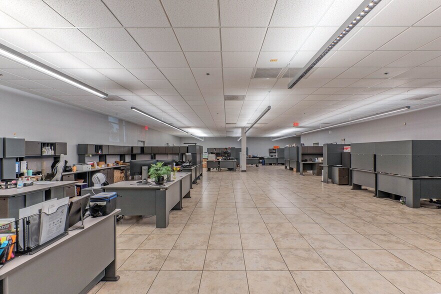 More Photos Of 2001 W Alameda Dr, Tempe Warehouse For Lease