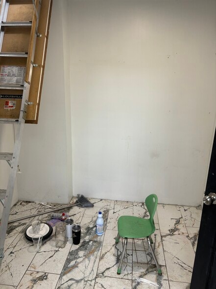 More Photos Of 582-592 W 207th St, New York Storefront For Lease