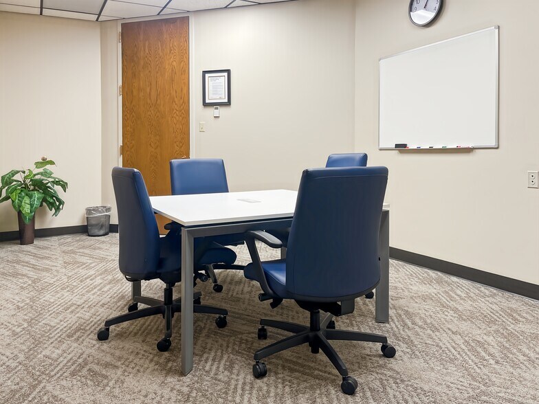 More Photos Of 1600 Airport Fwy, Bedford Coworking Space