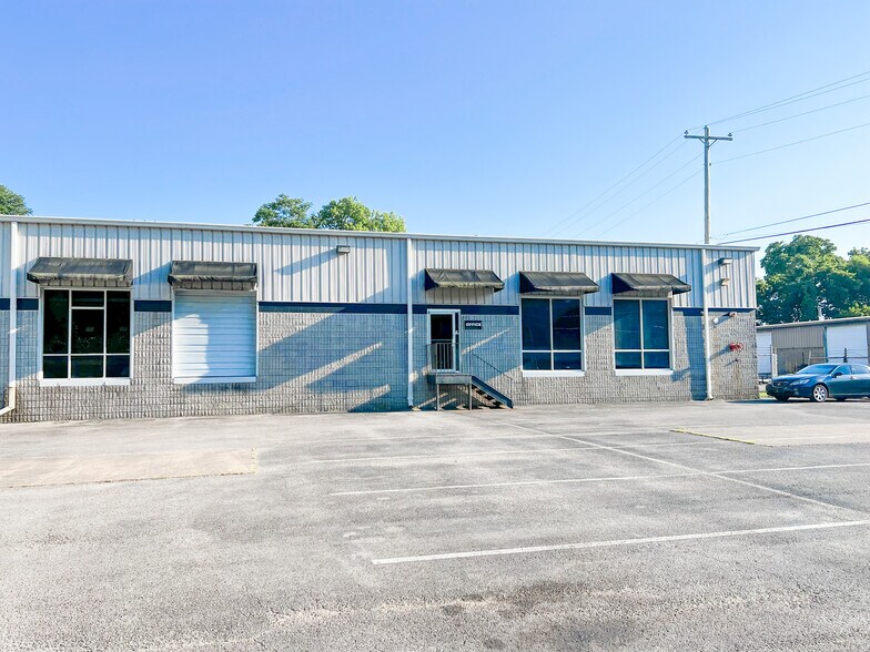 More Photos Of 201 Whitsett Rd, Nashville Warehouse For Lease