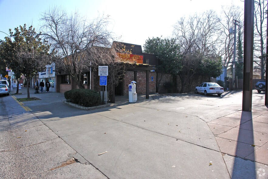 More Photos Of 1618 Broadway, Sacramento Freestanding For Lease