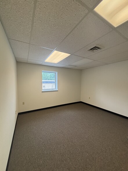 More Photos Of 125 W 7th St, Wind Gap Coworking Space