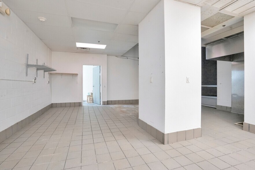 More Photos Of 150 S Magnolia Ave, Orlando General Retail For Sale