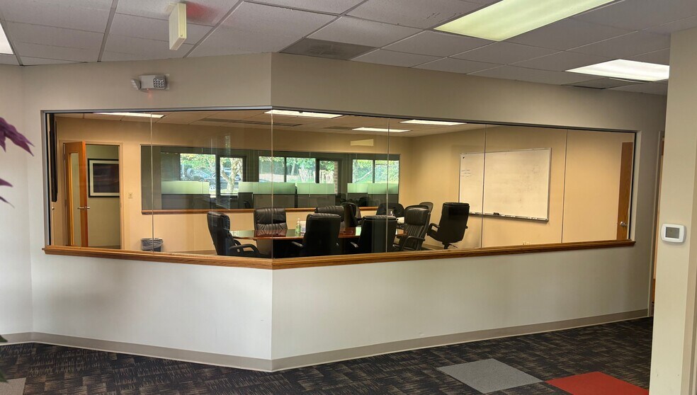 More Photos Of 950 W Valley Rd, Wayne Office For Sale