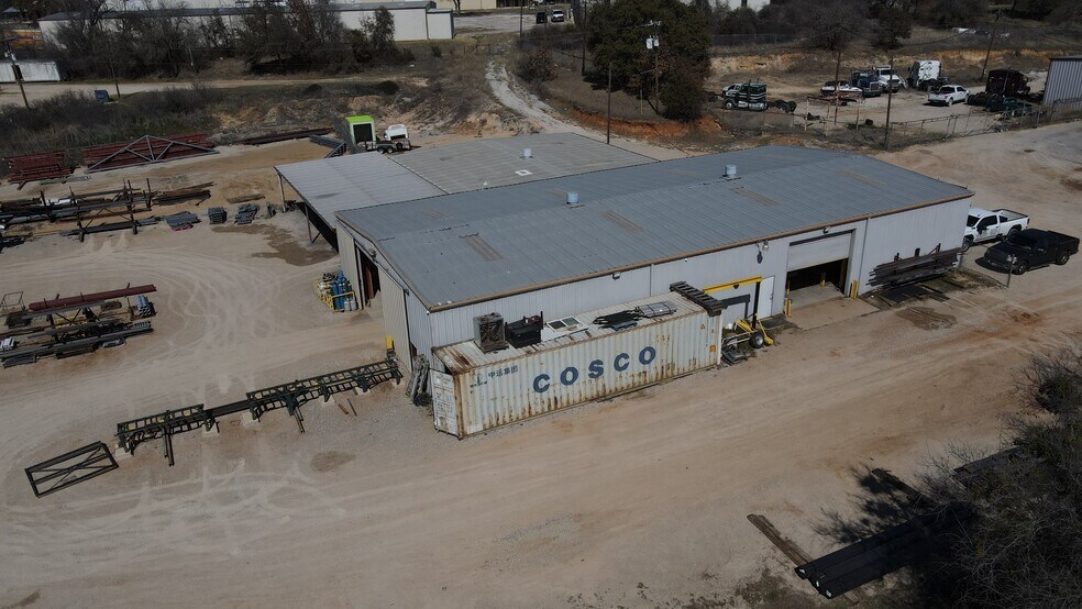 More Photos Of 205 Samuel Dr, Weatherford Industrial For Sale