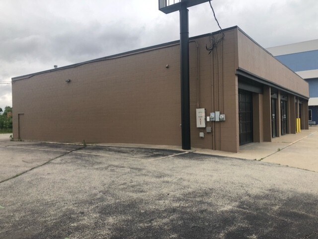 More Photos Of 6816 E 82nd St, Indianapolis Freestanding For Lease