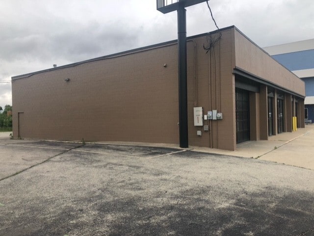 More Photos Of 6816 E 82nd St, Indianapolis Freestanding For Lease