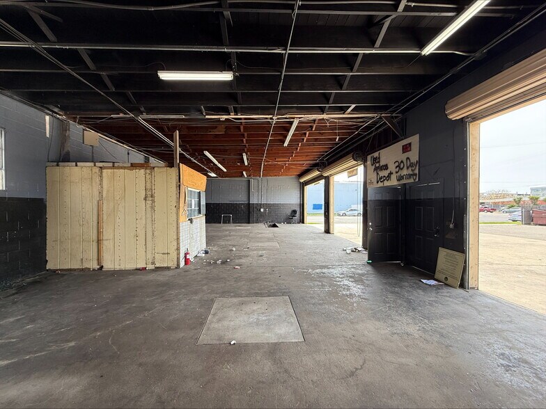 More Photos Of 421-425 N E St, Madera Auto Repair For Lease