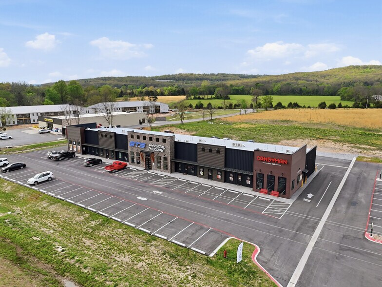 More Photos Of 2355 Center St, Fayetteville Storefront For Lease