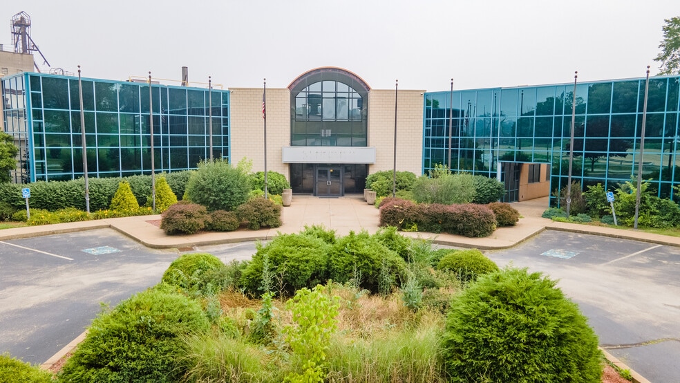 More Photos Of 251 W Wylie Ave, Washington Warehouse For Lease