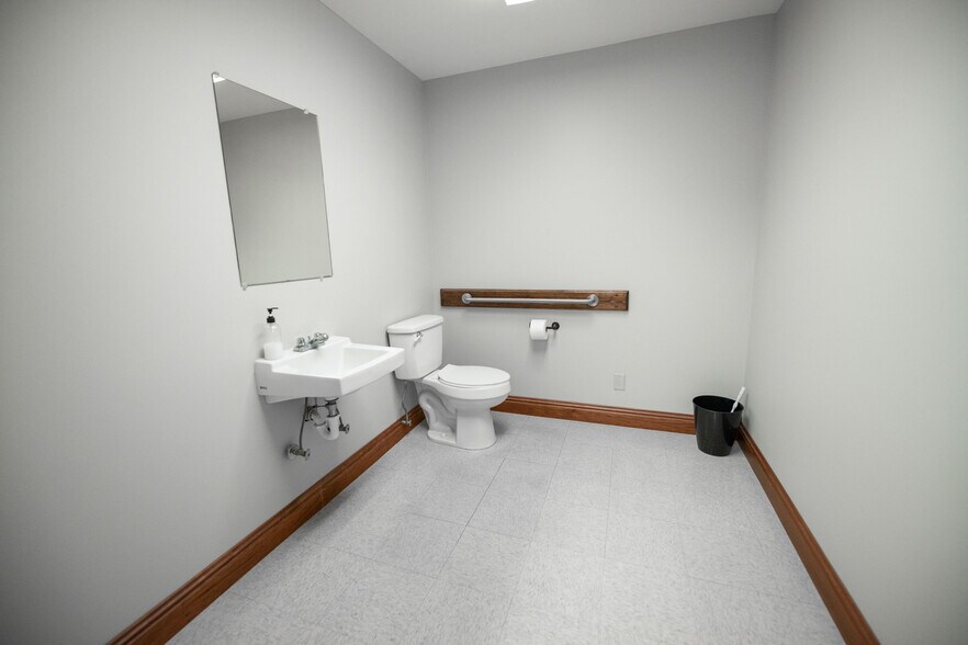 More Photos Of 730 4th Ave, Huntington Office For Lease
