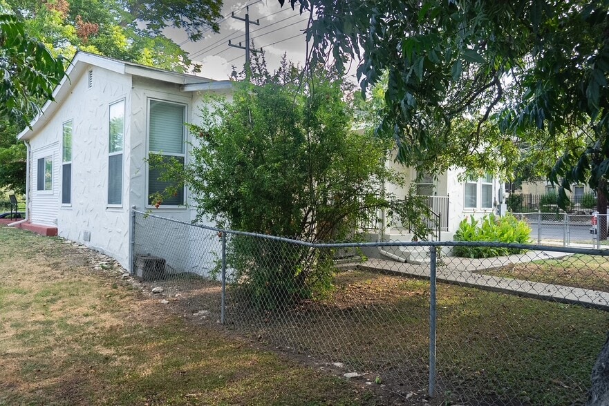 More Photos Of 133 W Huisache Ave, San Antonio Multifamily For Sale