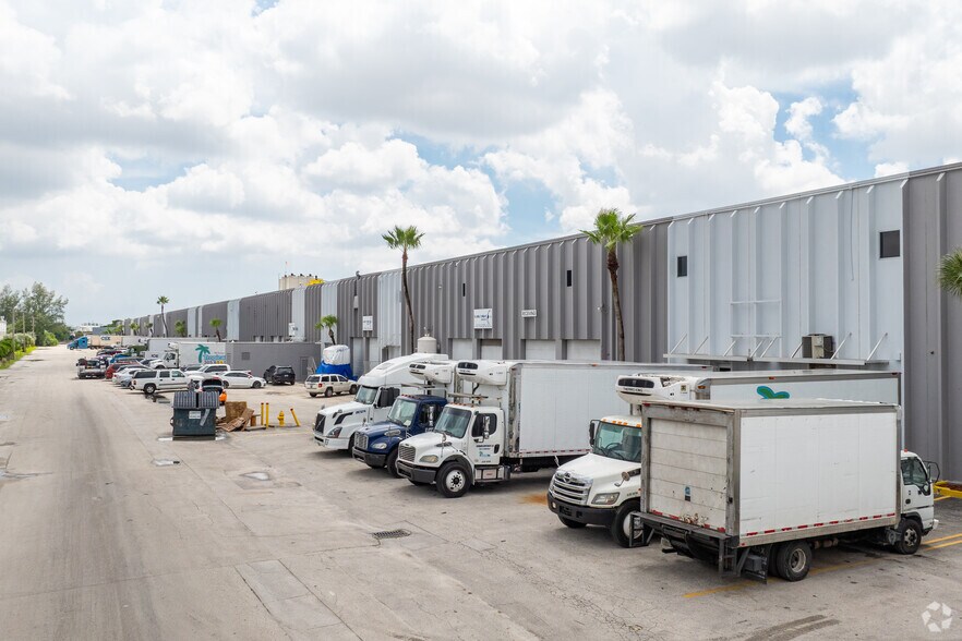 More Photos Of 9304-9384 NW 102nd St, Miami Warehouse For Lease