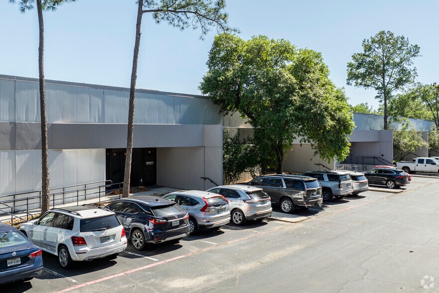 More Photos Of 2407 Timberloch Pl, The Woodlands Light Distribution For Lease