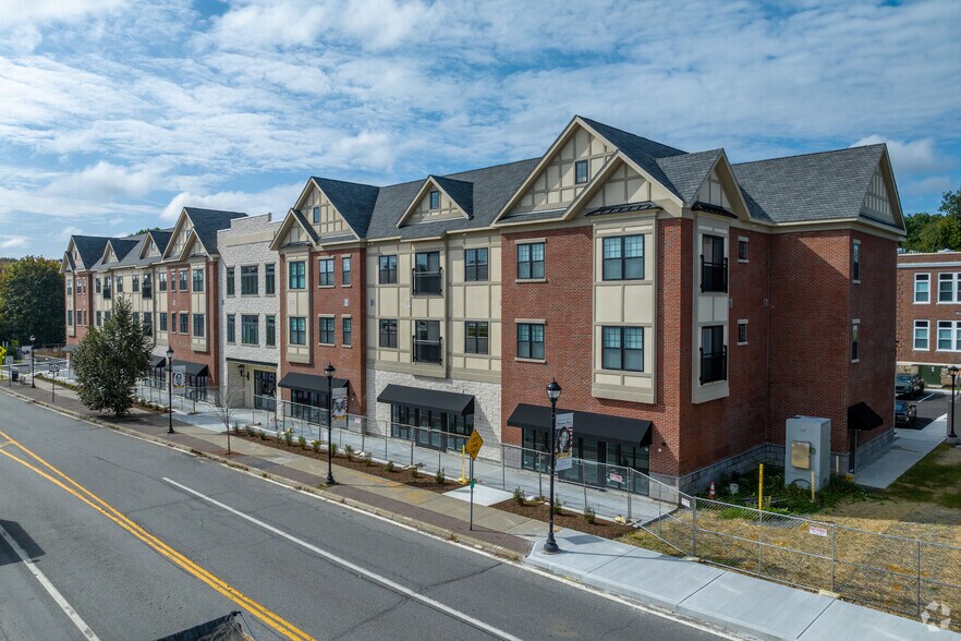 More Photos Of 21 Raymond Ave, Poughkeepsie Apartments For Lease