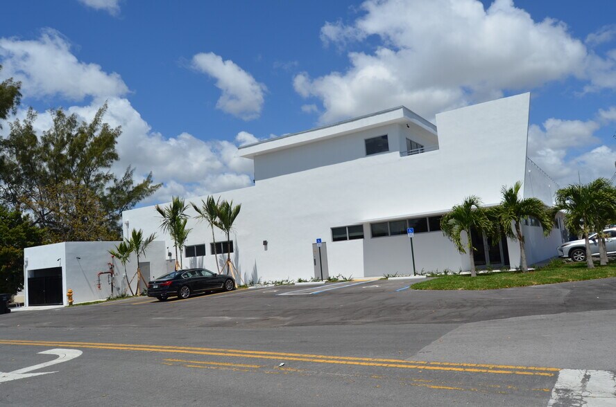 More Photos Of 520 S Dixie Hwy, Hallandale Beach Warehouse For Lease