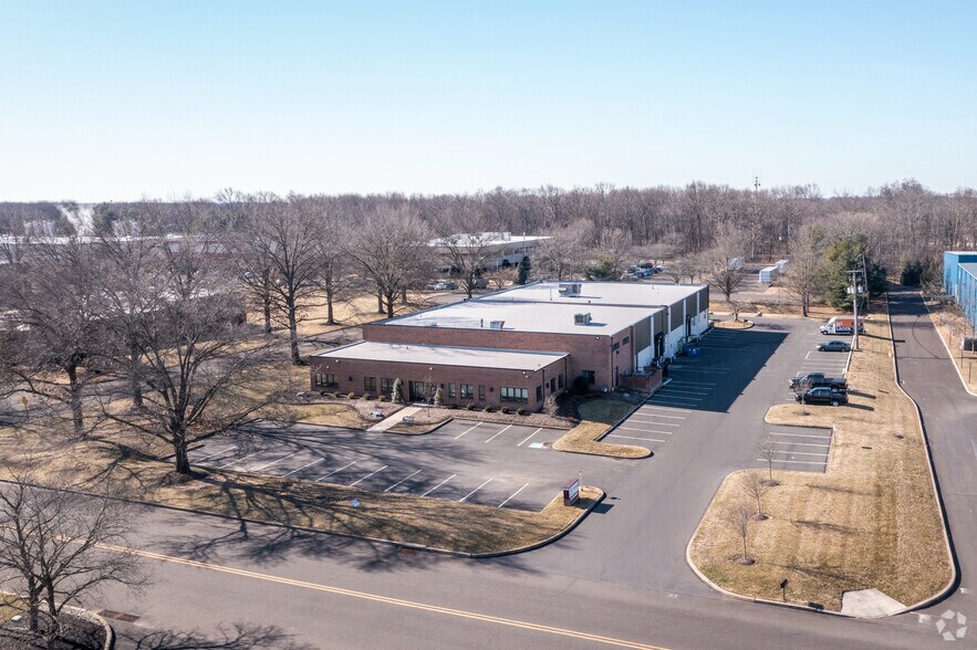More Photos Of 2262 N Penn Rd, Hatfield Warehouse For Lease