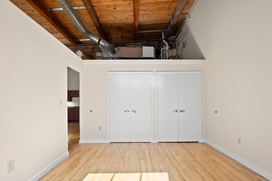 More Photos Of 1-49 N Howard St, Baltimore Unknown For Lease