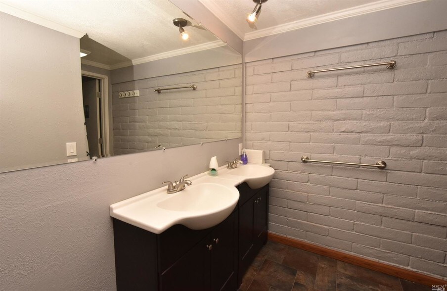 More Photos Of 6543 Montecito Blvd, Santa Rosa Medical For Sale