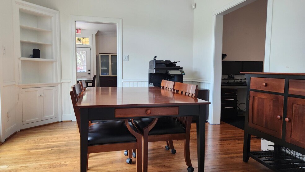 More Photos Of 5702 4th St, Katy Office For Lease