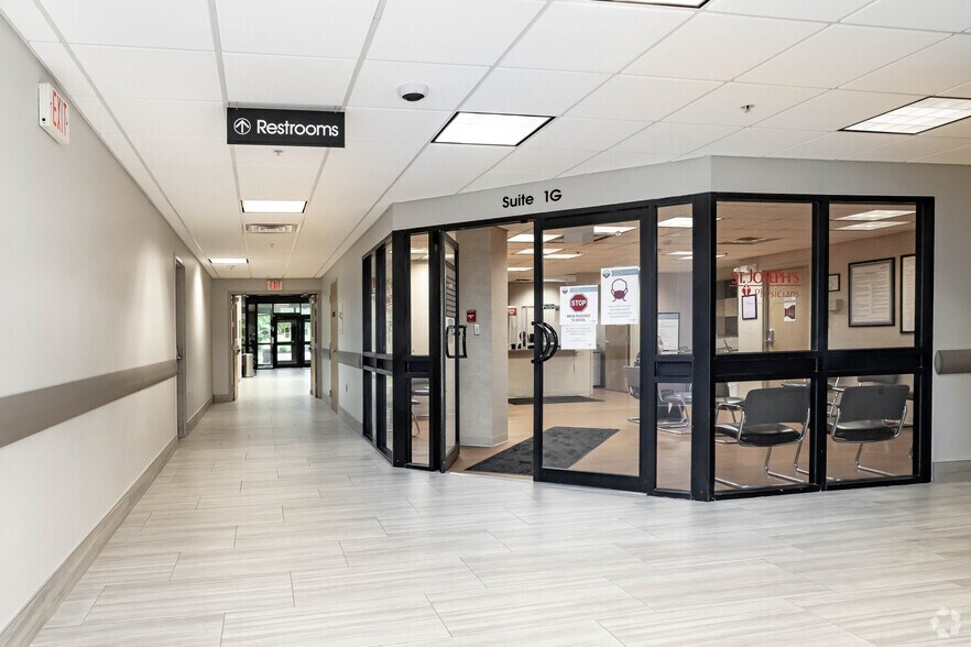 More Photos Of 5100 W Taft Rd, Liverpool Medical For Lease