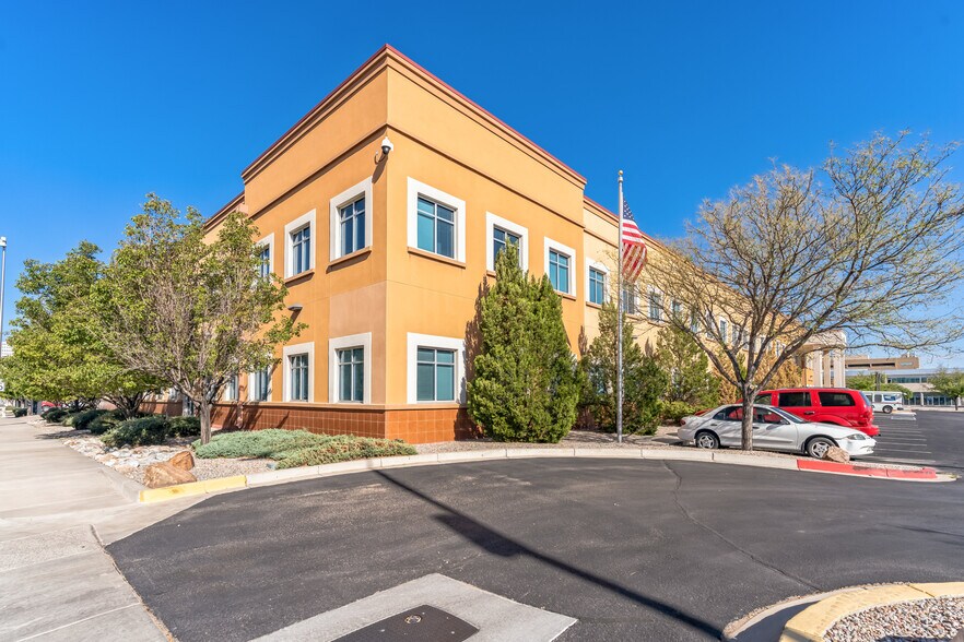 More Photos Of 555 Broadway Blvd NE, Albuquerque Office For Sale