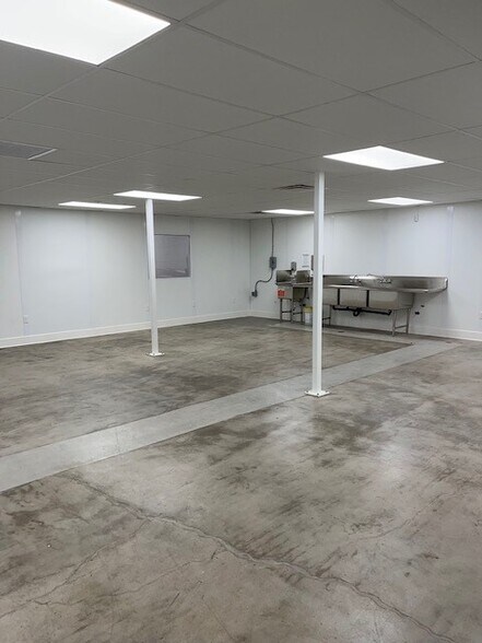 More Photos Of 1471 W 15th St, Long Beach Warehouse For Lease