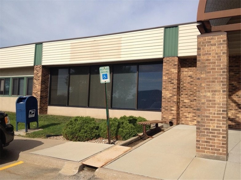 More Photos Of 1241 Park Pl NE, Cedar Rapids Office For Lease
