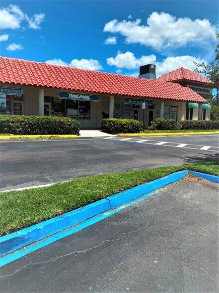 More Photos Of 13833-13897 Wellington Ter, Wellington General Retail For Lease