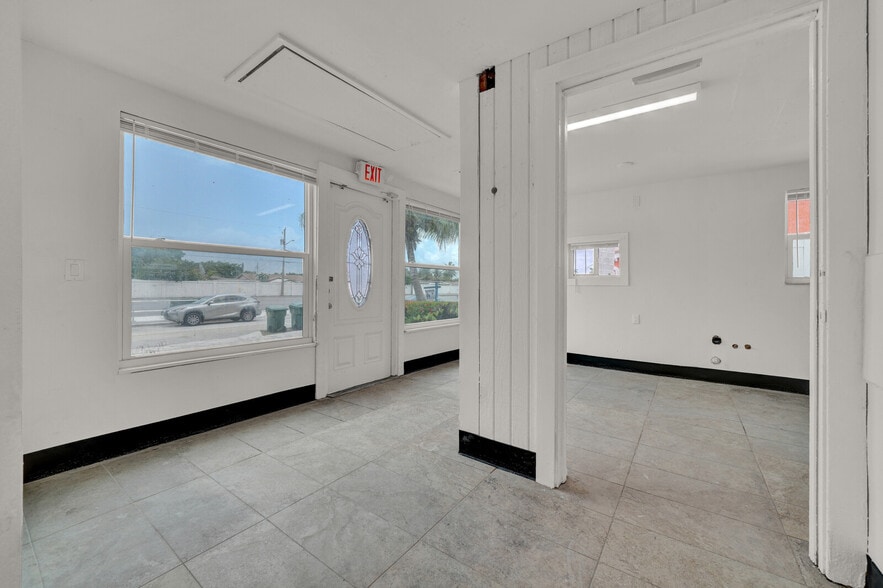 More Photos Of 311 E Commercial Blvd, Oakland Park Freestanding For Sale