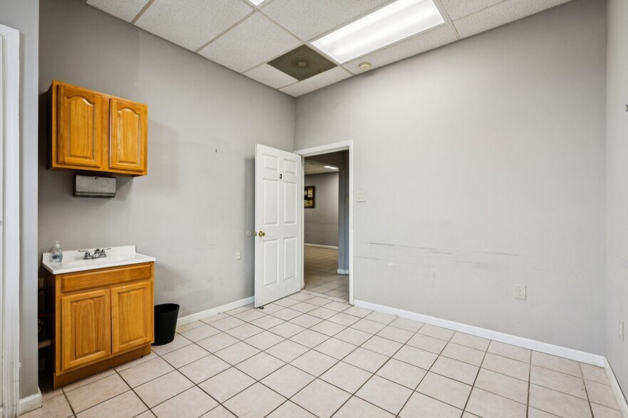 More Photos Of 99-105 Berkshire Ave, Paterson Office For Lease