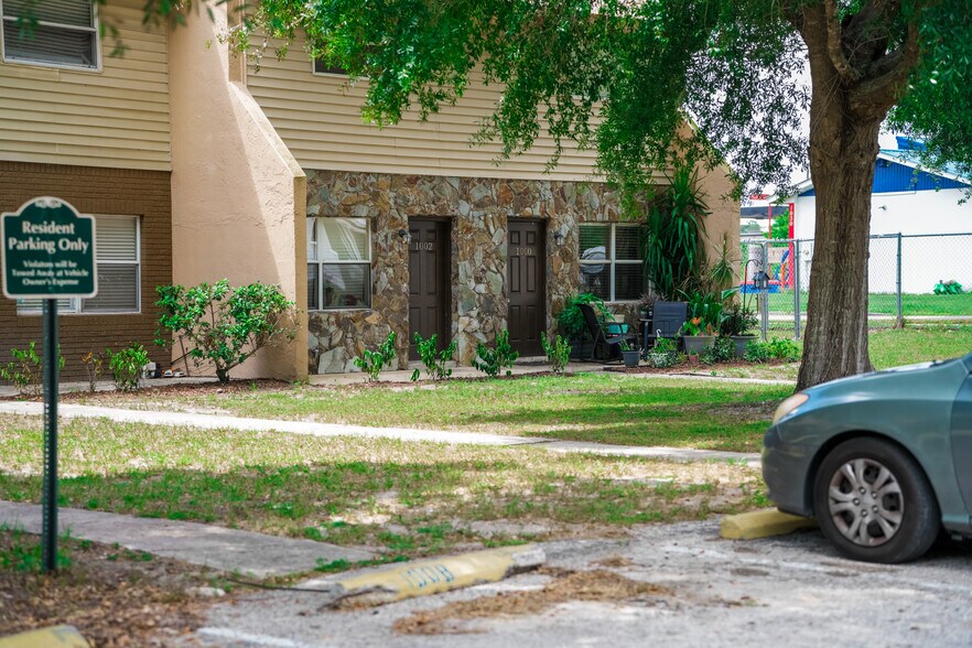 More Photos Of 1000 S Lake Anoka Blvd, Avon Park Multifamily For Sale
