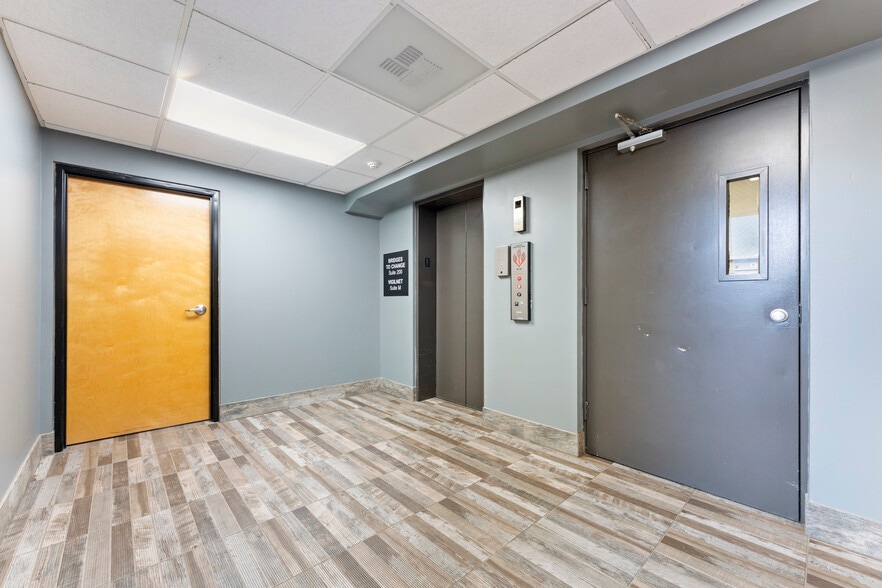 More Photos Of 900 Main St, Oregon City Storefront Retail Office For Lease