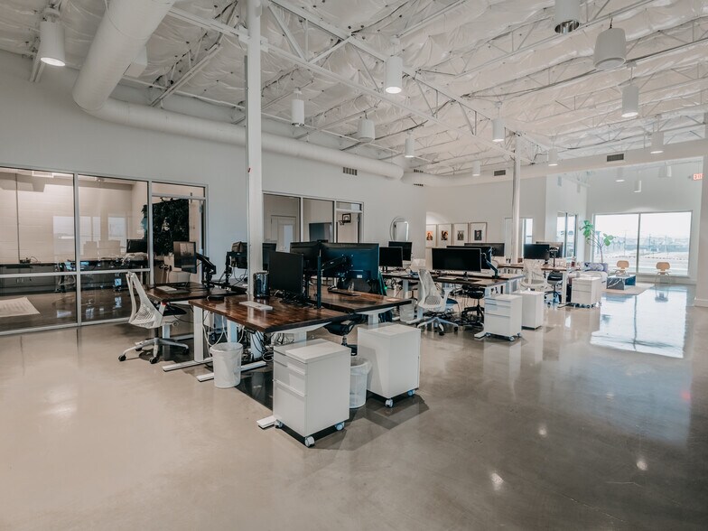 More Photos Of 9555 Harmon Rd, Fort Worth Office For Lease