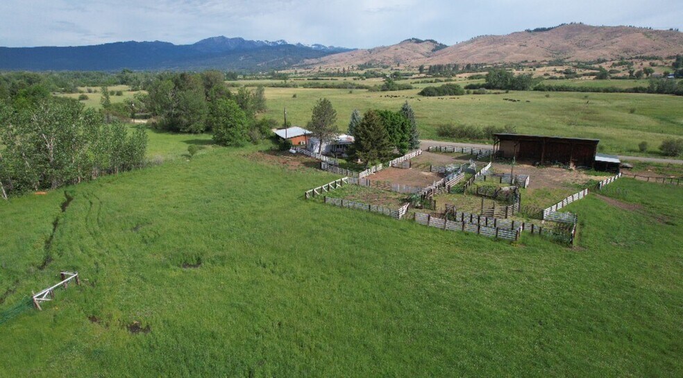 More Photos Of 38594 Sunny Dell Ln, Halfway Land For Sale