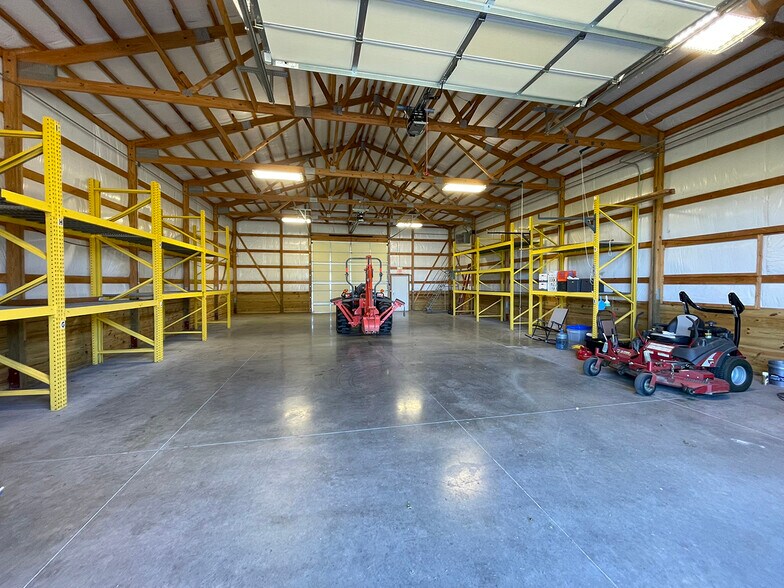 More Photos Of 310 S Franklin St, Fairland Warehouse For Lease