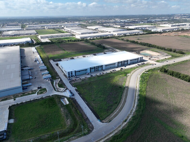 More Photos Of Tejas Way, Schertz Warehouse For Sale
