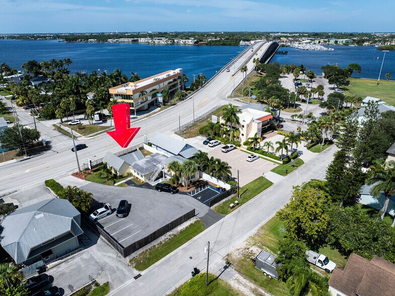 More Photos Of 900 SW Martin Downs Blvd, Palm City Freestanding For Lease