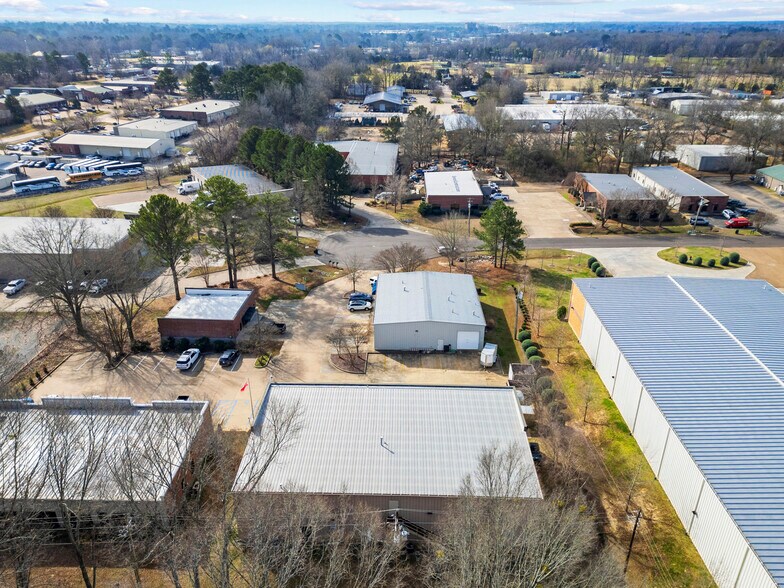 More Photos Of 206 Park Ct, Ridgeland Flex For Sale