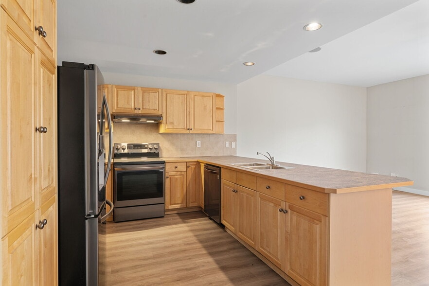 More Photos Of 1922 9th Ave SE, Calgary Storefront Retail Residential For Sale