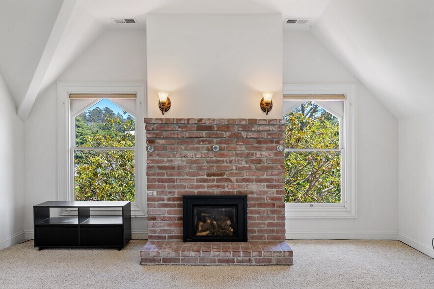 More Photos Of 333 G St, San Rafael Apartments For Sale