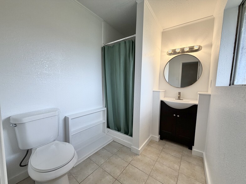 More Photos Of 831 FM 2917 Rd, Alvin Religious Facility For Sale