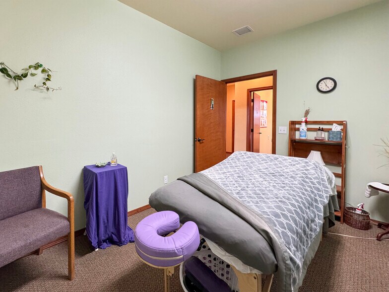 More Photos Of 534 N 5th Ave, Sequim Medical For Lease