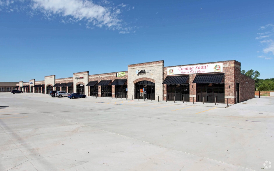 More Photos Of 501 S Mustang Rd, Yukon Unknown For Lease