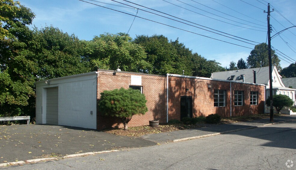 Primary Photo Of 15 Hemlock St, Bridgeport Freestanding For Lease