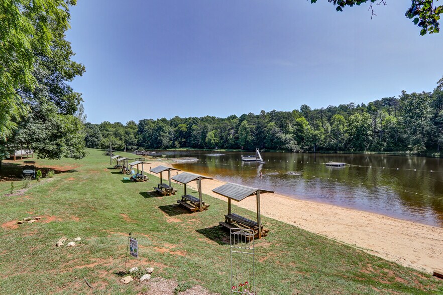 More Photos Of 1105 W Lake Rd, Spout Spring Trailer Camper Park For Sale